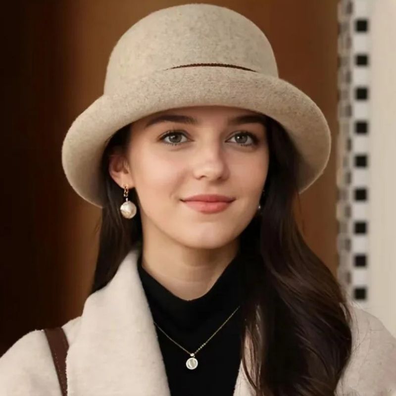 Céleste Basin Wool Cloche